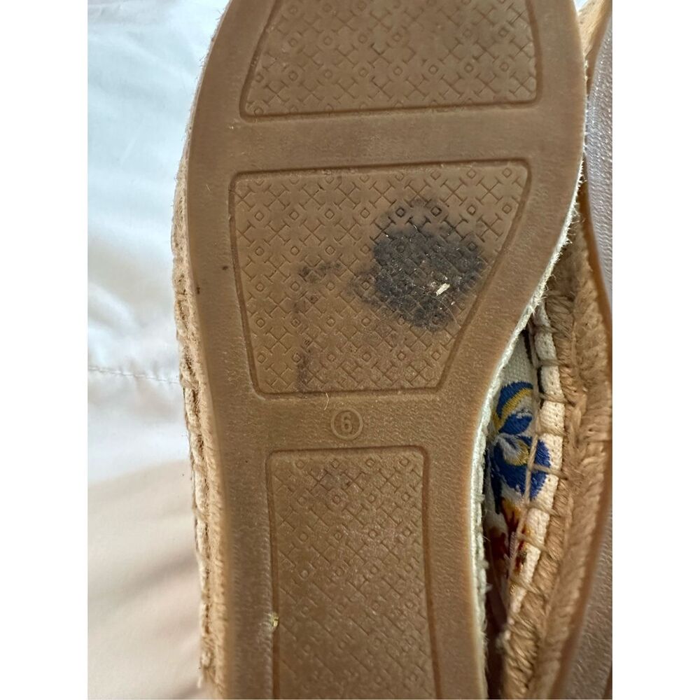 Tory Burch Women's Embroidered Floral Round Toe Mules Multicolor Size 6 - Picture 9 of 11